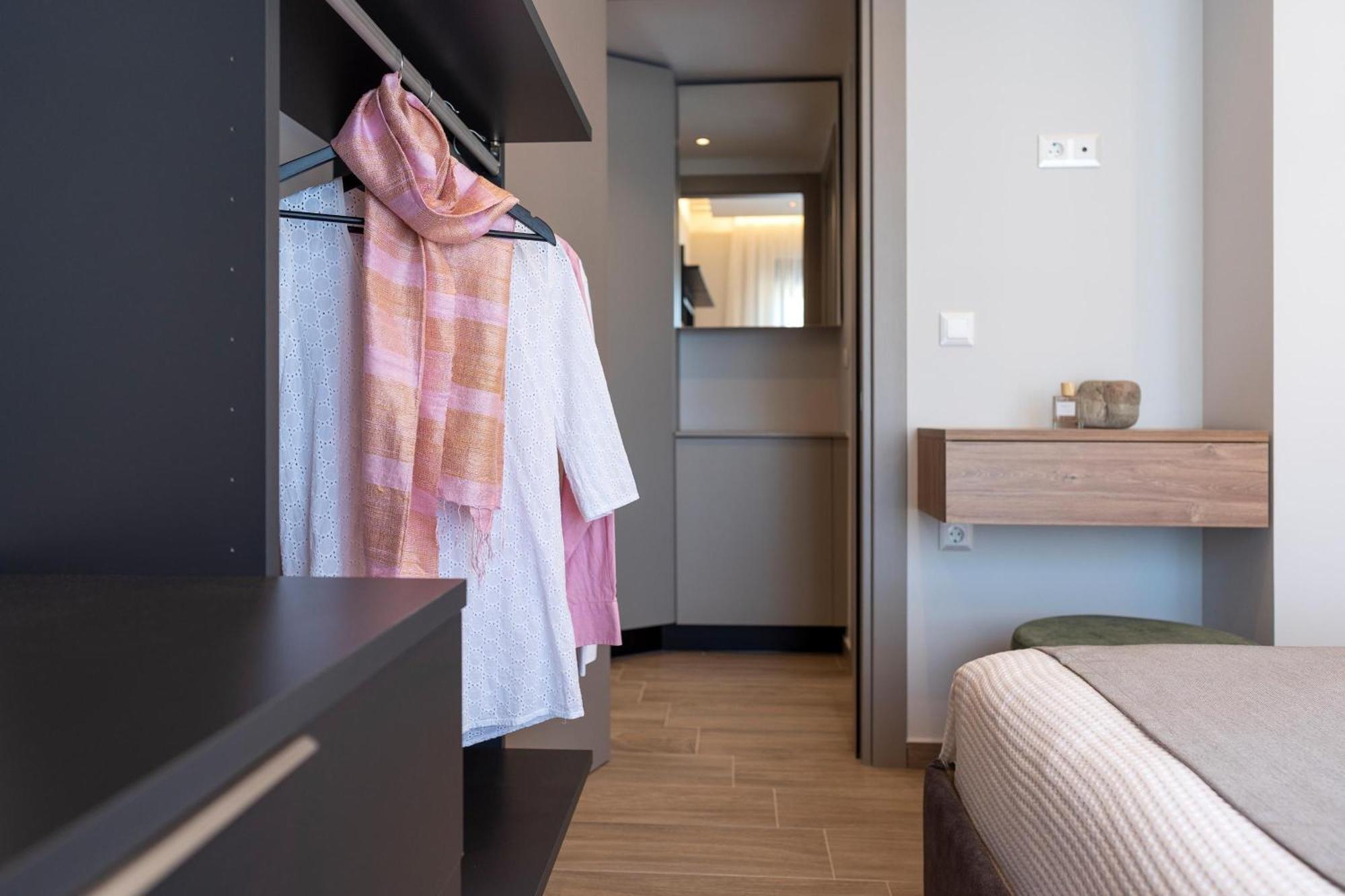 Palmeral Luxury Suites Кремасті Номер фото